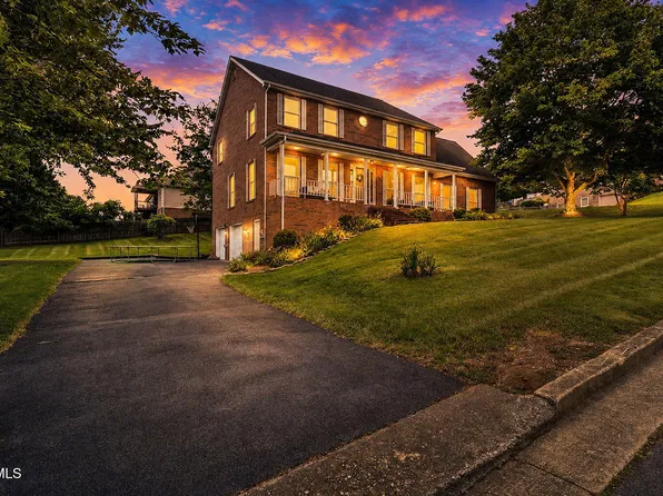 1014 Whittling Wood Dr, Johnson City, TN 37601