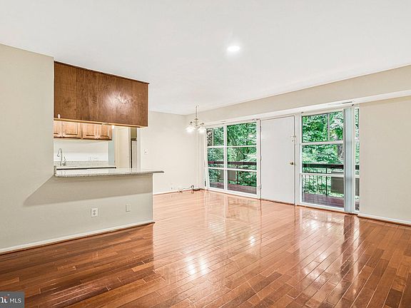 5th image of 4305 Americana Dr APT 102