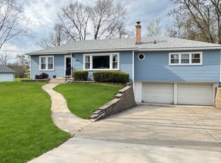 546 W Harding Rd, Lombard, IL 60148