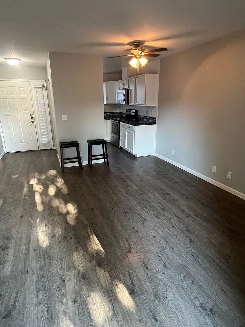 Jackson Townhome — Photo 4