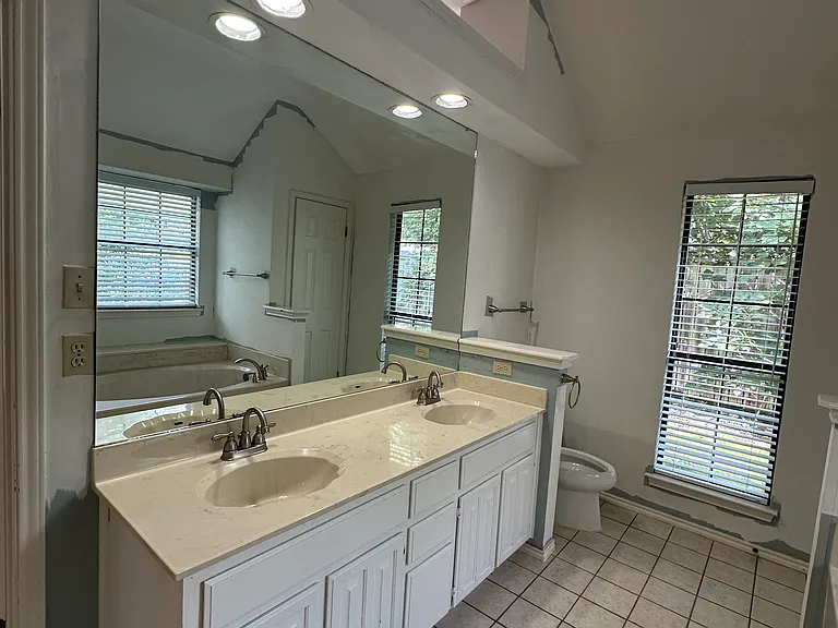 9100 Scotsman Dr — Photo 16