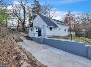 6002 Crawford Dr, Rockville, MD 20851