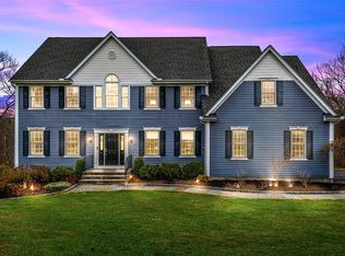 23 Radnor Ln, Mahopac, NY 10541