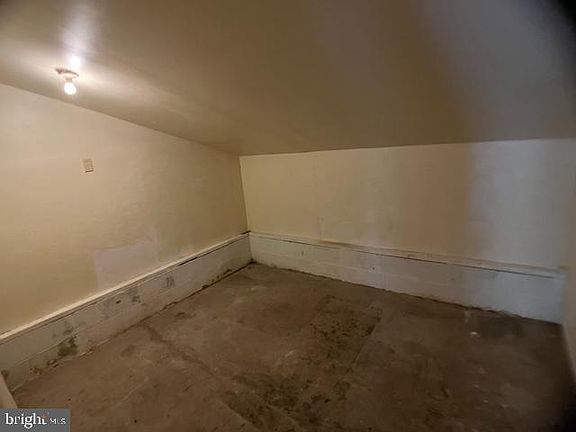 4th image of 1938 Fairwood Ln