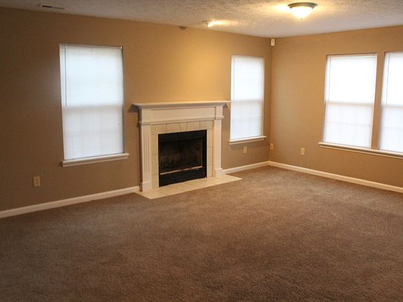 4th image of 2318 Salem Park Dr