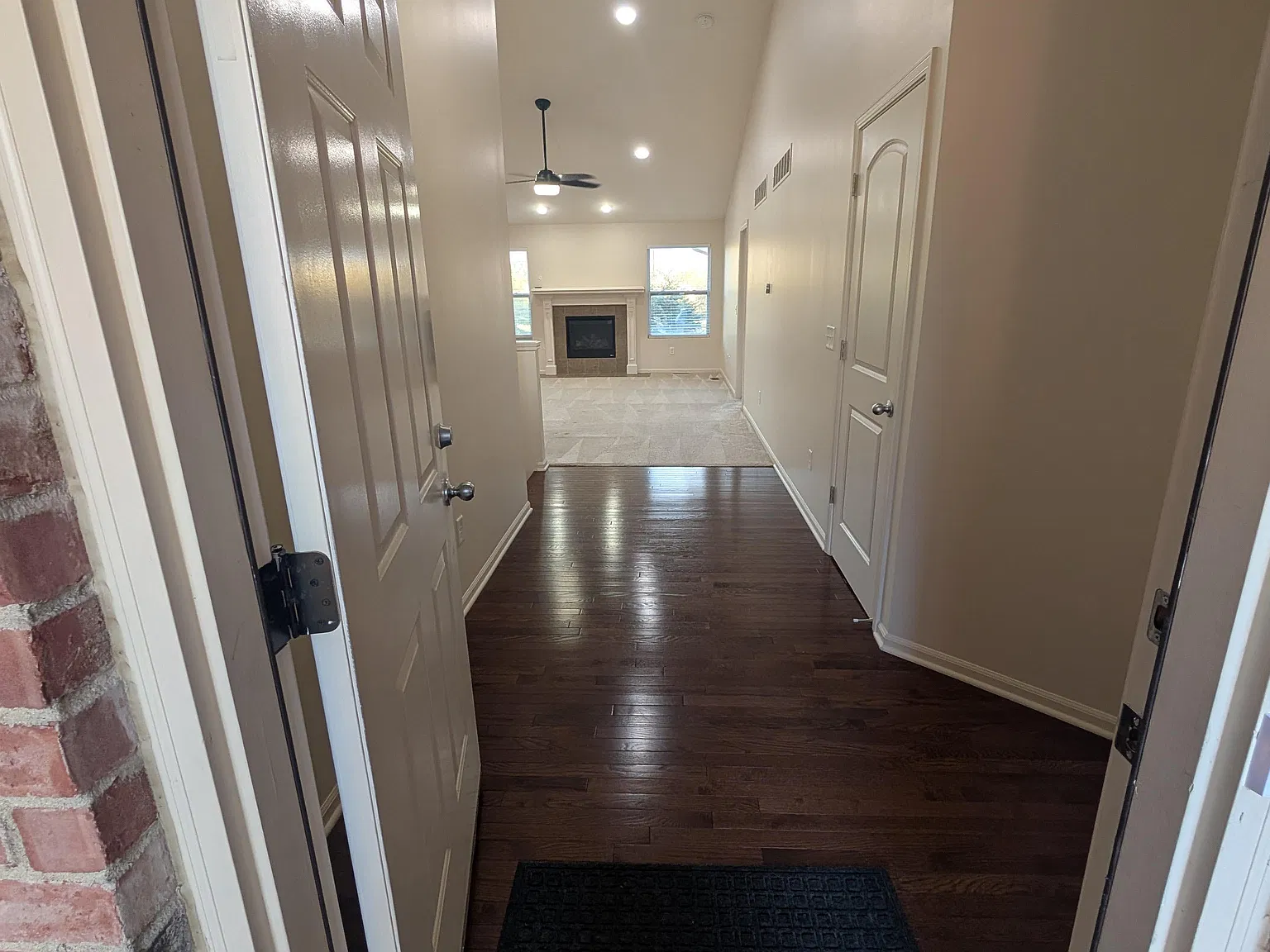 3 bed, 1602 sqft, $3,000 — Photo 3