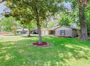 815 Fall Creek Dr, Huffman, TX 77336