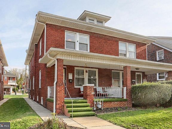 3rd image of 1254 W Poplar St