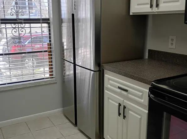 3009 W Grovewood Ct APT C, Tampa, FL 33629