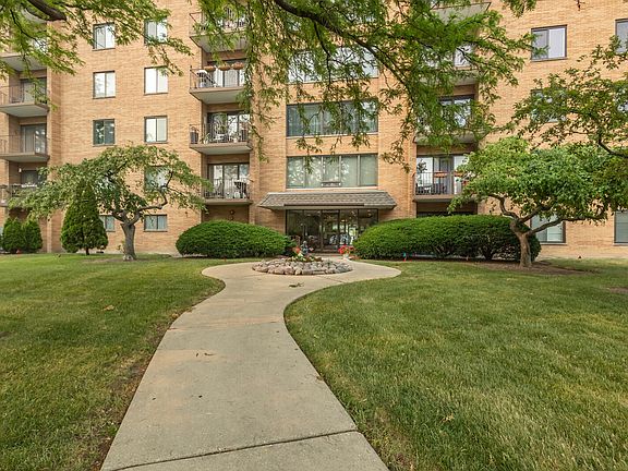 2nd image of 1747 W Crystal Ln Unit 607