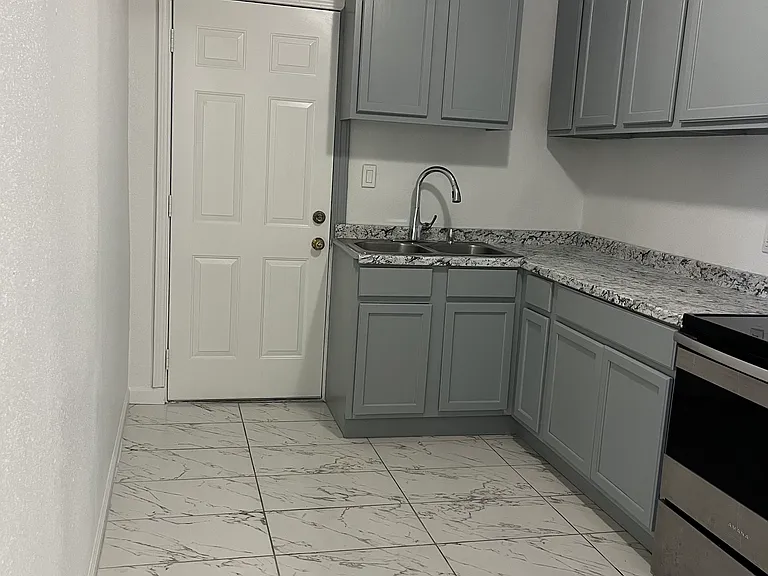 4910 W University Blvd — Photo 4