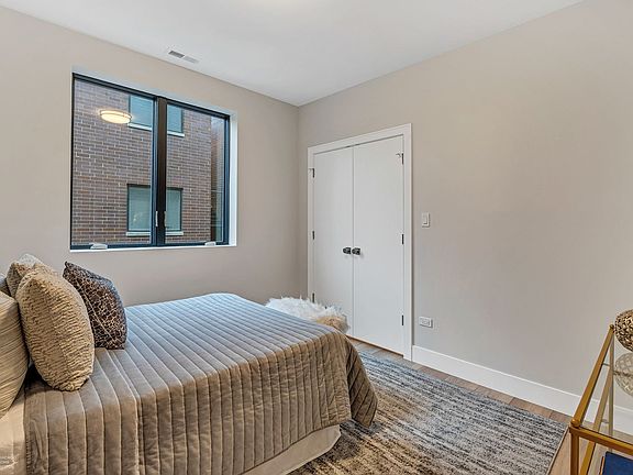 5th image of 1214 W Carmen Ave APT 404