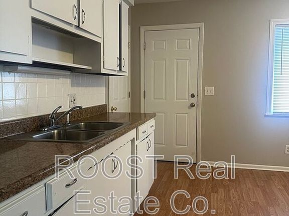 5th image of 851-853 Byron Ave Unit 851