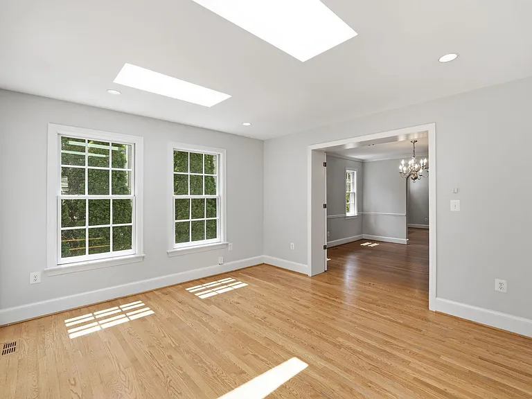 2812 Northampton St NW — Photo 4