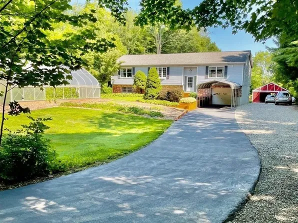 39 Indian Pass, Beekman, NY 12570