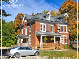 15 Elgin St E