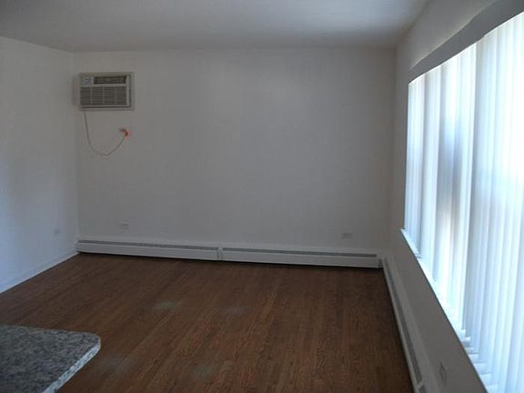 3rd image of 6244 N Harlem Ave APT 7A