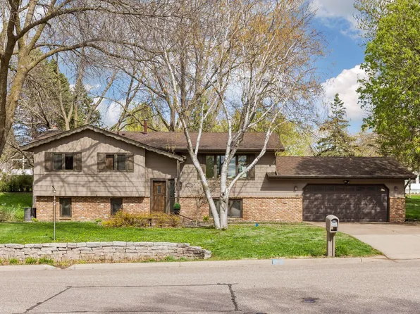 2720 Pineview Ln N, Plymouth, MN 55441