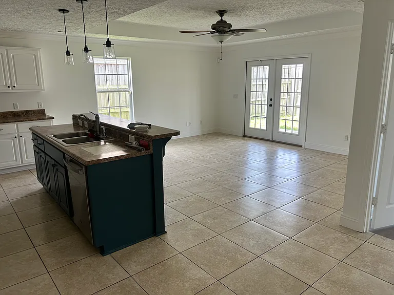 606 Diamonte Cir — Photo 6