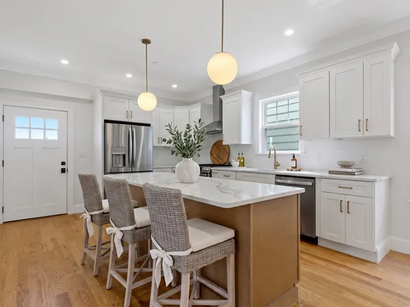 13 Langmaid Ave #2, Somerville, MA 02145