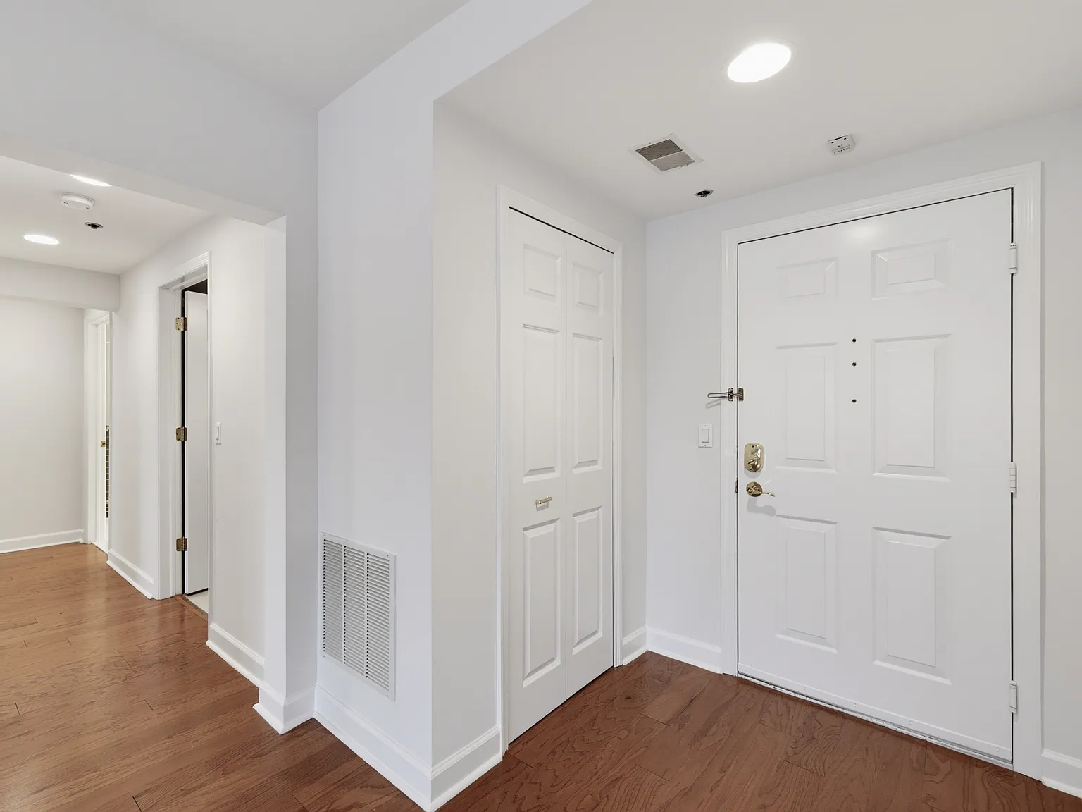 2 bed, $6,495 — Photo 4