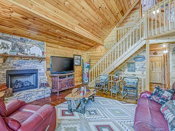 5th image of 10 River Hollow Dr