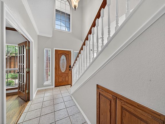 3rd image of 620 Belle Pl