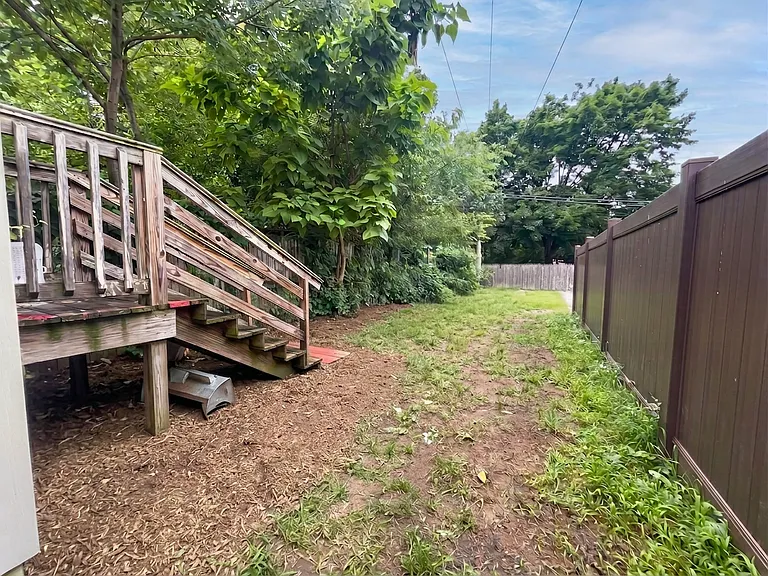334 Oak St — Photo 13