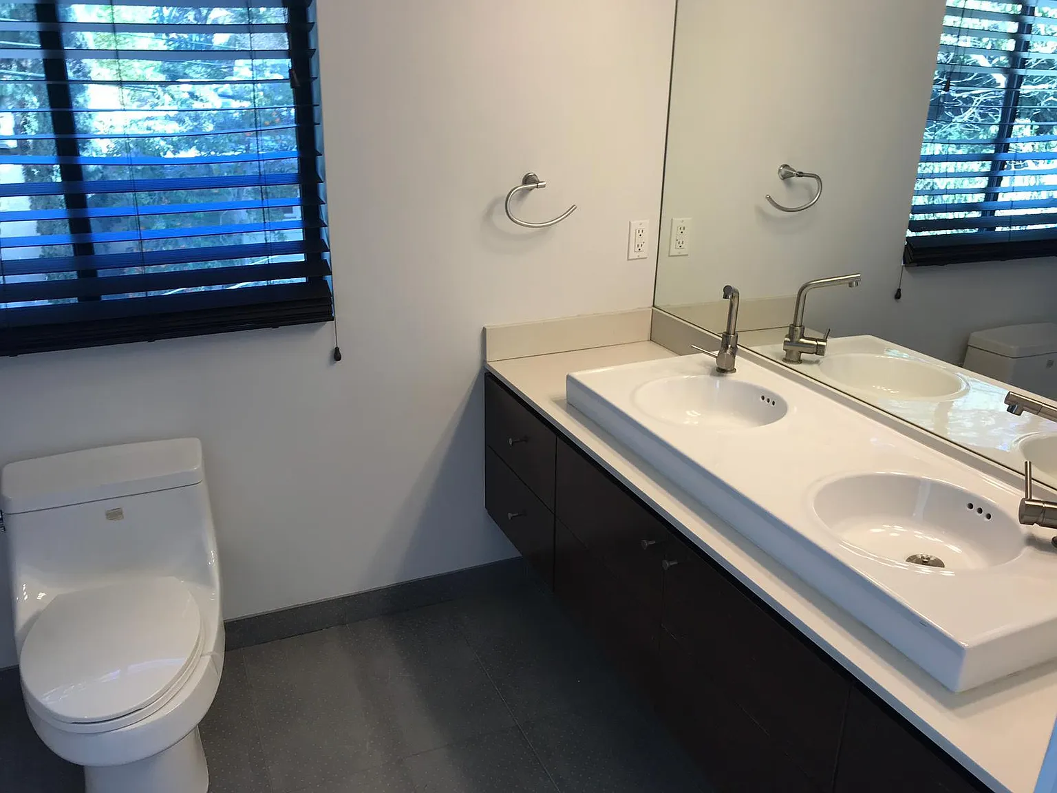8458 Kirkwood Dr — Photo 4