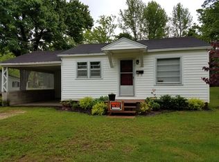 307 Cedar St, Paris, TN 38242