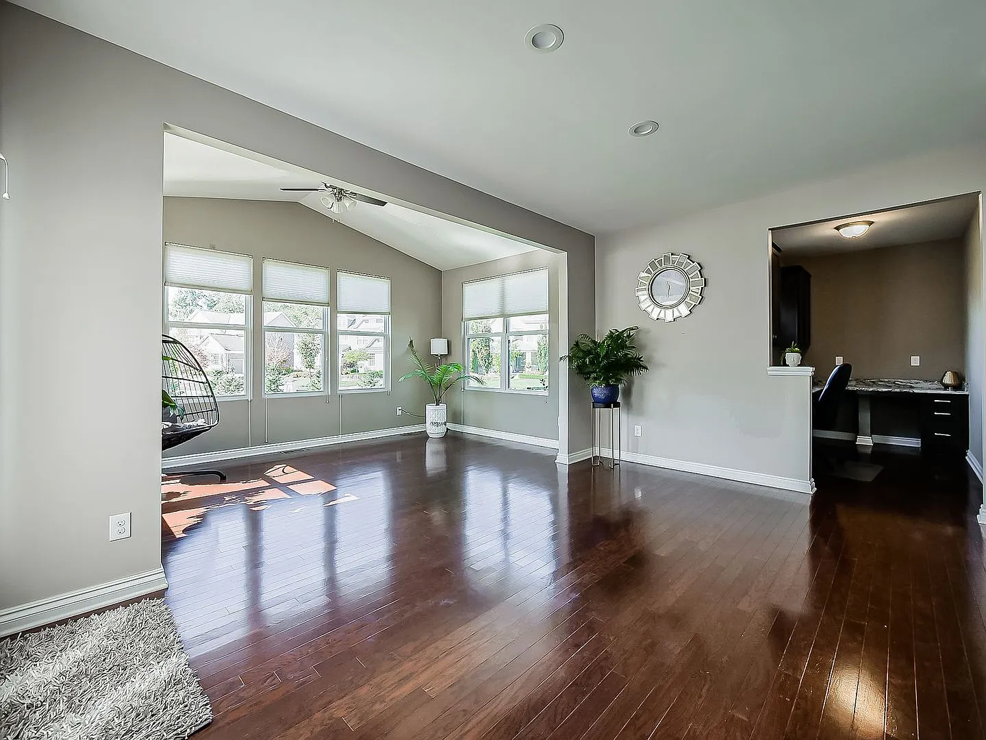 Stunning South Lyon Home with Outdoor Oasis! — Photo 3