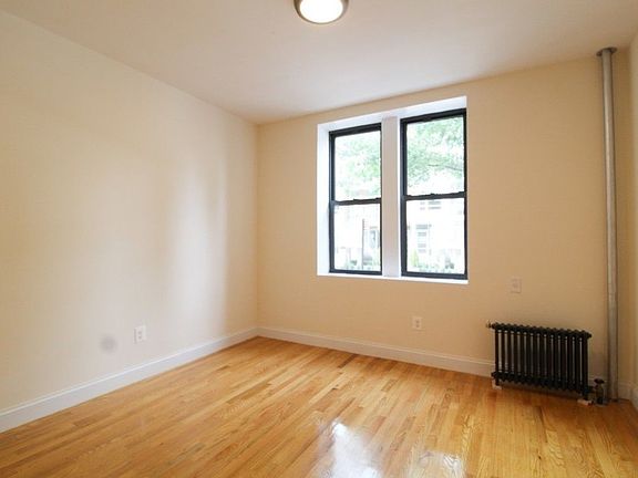 4th image of 11-24 46th Ave #1G