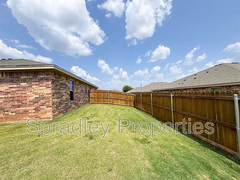 1013B Llano Ct — Photo 16