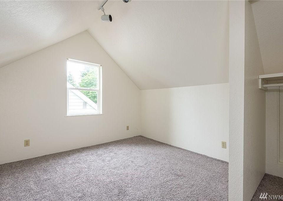 2nd image of 2327 Mountain View Ave W