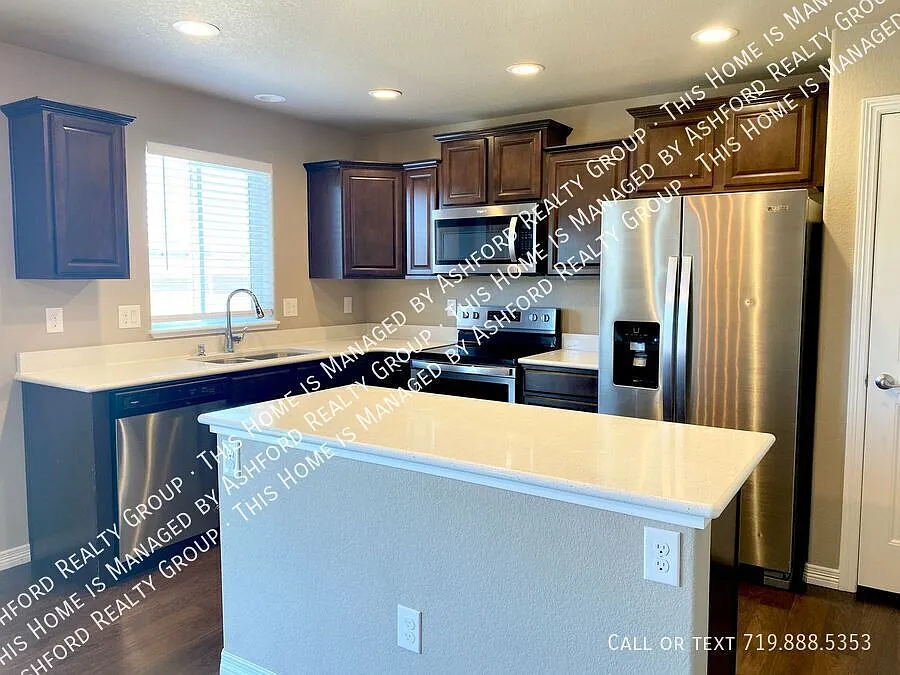 6142 Meadowbank Lane — Photo 2