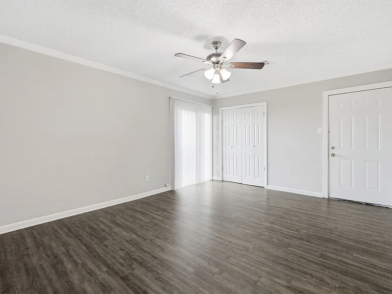 Residences at Overlook — Photo 38