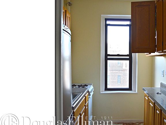 2nd image of 30 Park Ter E APT 6G