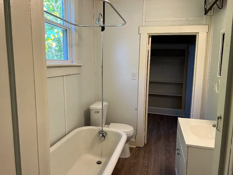 1106 Parker St — Photo 18