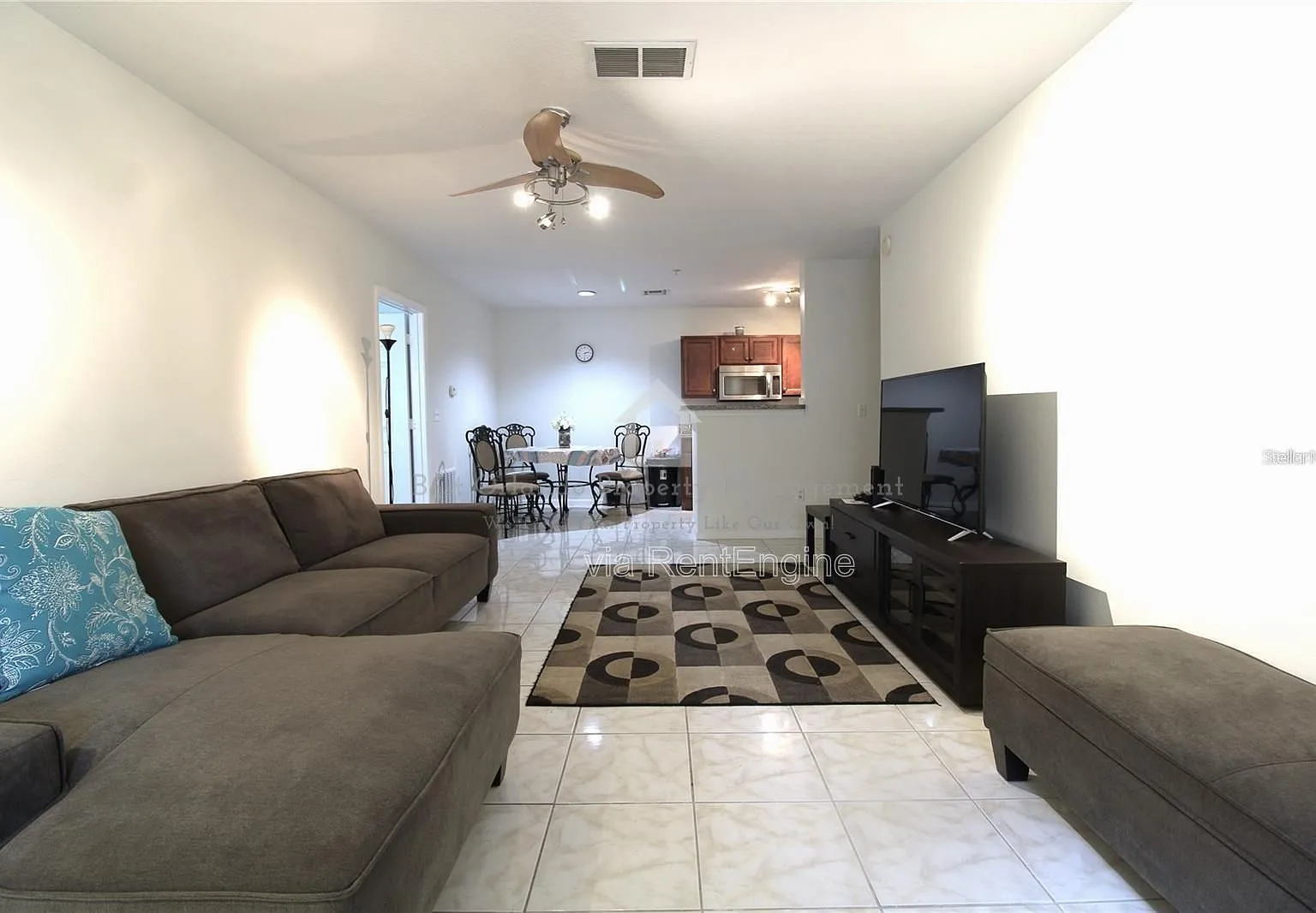 3 bed, 2.0 bath, 1199 sqft, $1,900 — Photo 2