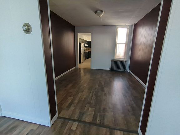 4th image of 1529 W King St