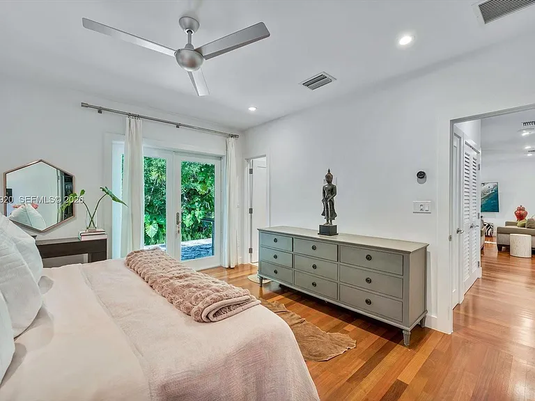 186 Edgewater Dr — Photo 16