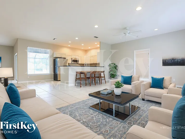 4511 Jaslo Ave — Photo 3