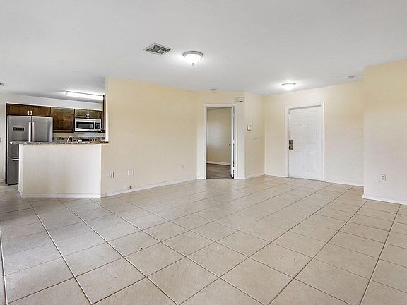 5th image of 8460 NW 40th St #8460