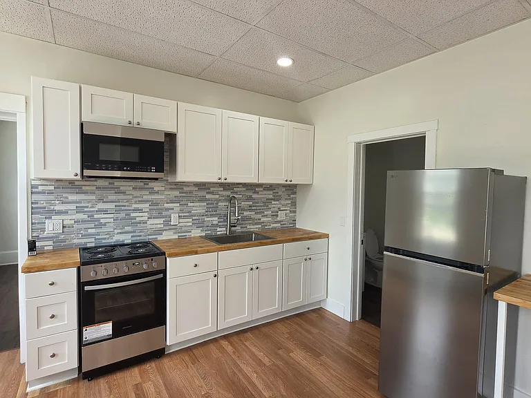 158 Main St #3 — Photo 8