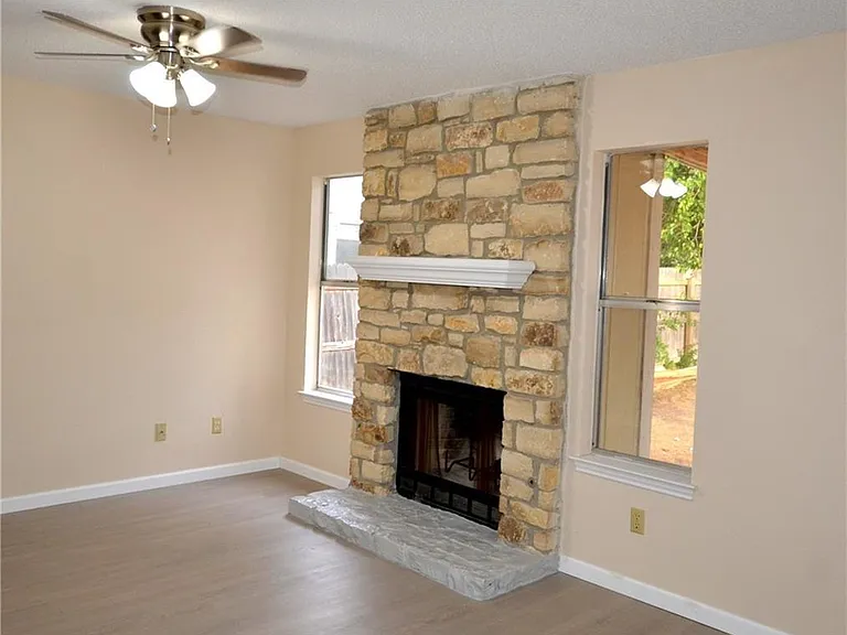 13903 Lothian Dr — Photo 5