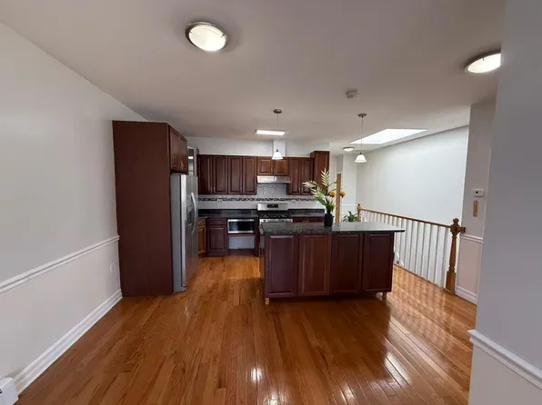 (undisclosed Address), Richmond Hill, NY 11418