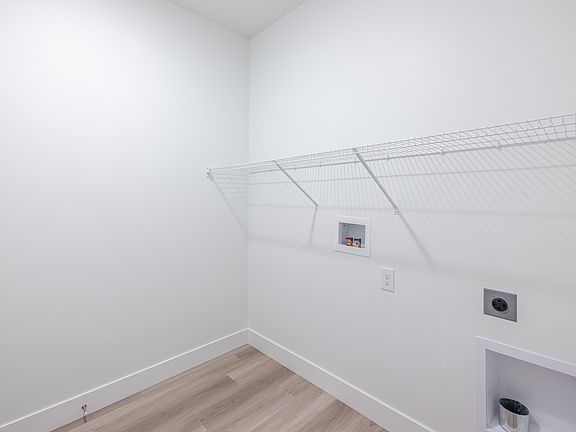 4th image of 4661 S Poplar Way #R303