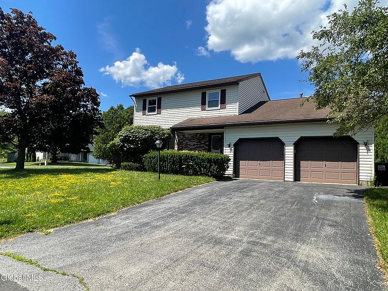 2nd image of 2 Brookside Court