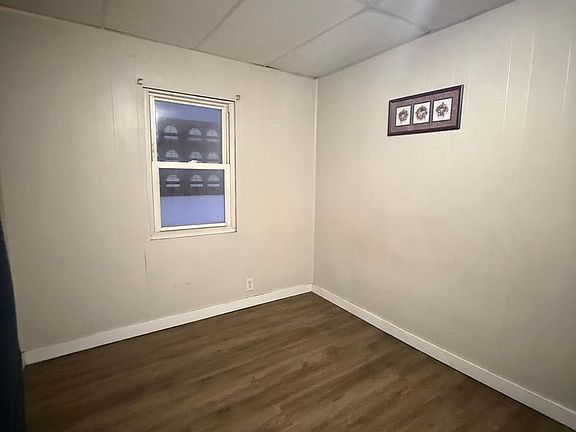 3rd image of 109 W Walnut St #2930A1387
