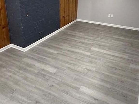 3rd image of 114 McArthur Dr